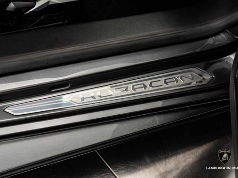 Used 2022 Lamborghini Huracan EVO image 43