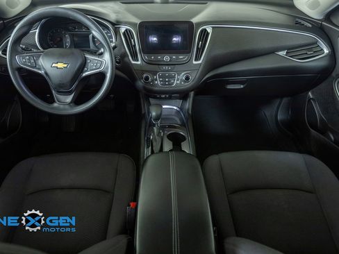 Used 2021 Chevrolet Malibu LT FWD image 27