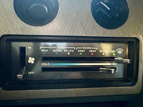 Used 1995 GMC G3500 Rally image 35