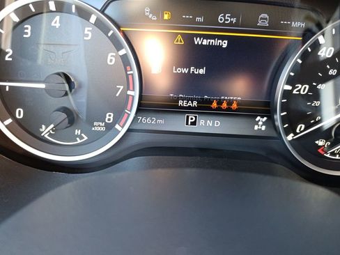 Used 2024 Nissan Titan SV w/ SV Convenience Package image 16