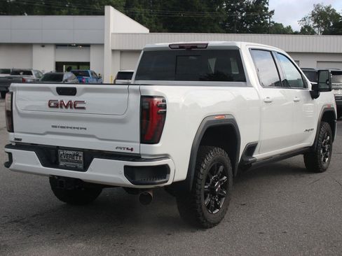 Used 2024 GMC Sierra 3500 AT4 w/ AT4 Premium Plus Package AWD/4WD image 7