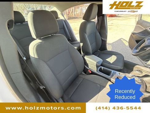 Used 2017 Chevrolet Cruze LT image 25