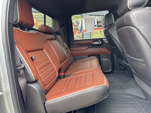Used 2024 GMC Sierra 2500 Denali Ultimate w/ Snow Plow Prep/Camper Package AWD/4WD image 11