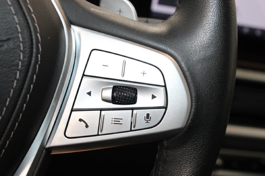 Used 2025 BMW X7 xDrive40i AWD/4WD image 23