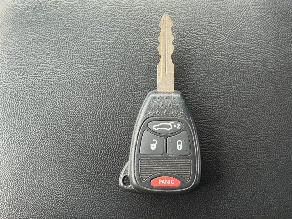 Used 2014 Chrysler 200 Touring FWD image 32