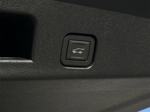 New 2026 Chevrolet Traverse Z71 w/ Enhanced Driving Package image 29