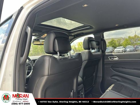 Used 2019 Jeep Grand Cherokee Altitude AWD/4WD image 15