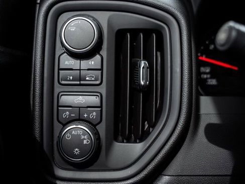 Used 2025 Chevrolet Silverado 1500 Custom image 21