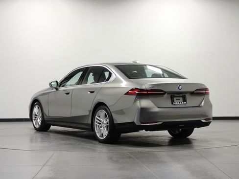 Used 2024 BMW 530i xDrive image 6