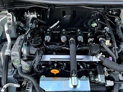 New 2025 Nissan Versa SV w/ Trunk Package FWD image 17