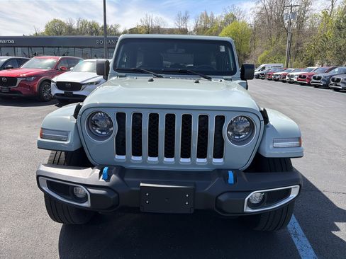 Used 2023 Jeep Wrangler Unlimited Sahara w/ Cold Weather Group AWD/4WD image 3