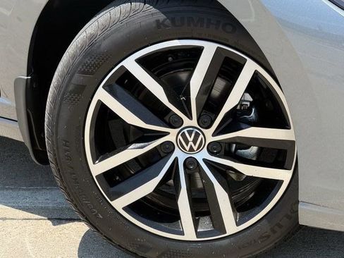 Used 2026 Volkswagen Jetta SE FWD image 7