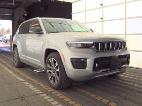 Used 2023 Jeep Grand Cherokee Overland w/ Adv Protech Group III AWD/4WD image 4