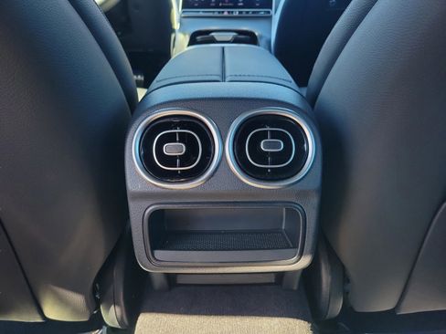 Certified 2025 Mercedes-Benz C 300 Sedan image 15