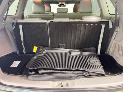Used 2019 Toyota Highlander XLE AWD/4WD image 30