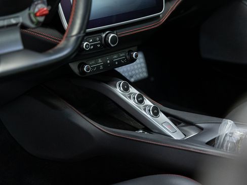 Used 2020 Ferrari Portofino RWD image 53
