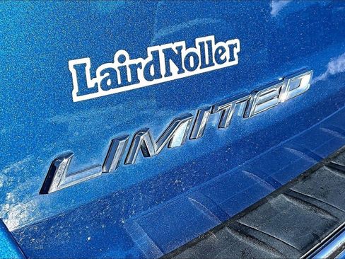 Used 2022 Ford Explorer Limited image 8