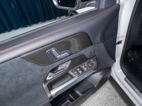 New 2026 Mercedes-Benz GLB 250 4MATIC image 11