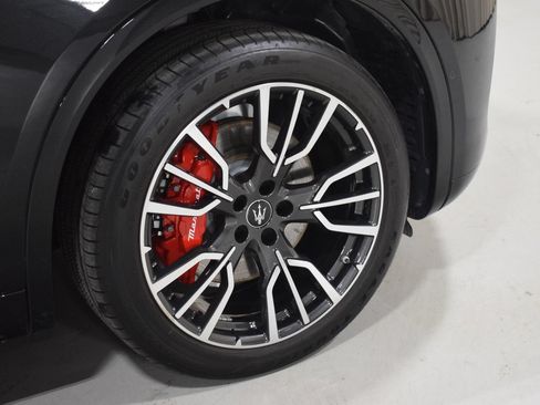 Certified 2023 Maserati Grecale Modena AWD/4WD image 15