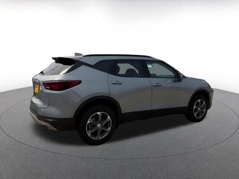 Used 2024 Chevrolet Blazer LT FWD image 15