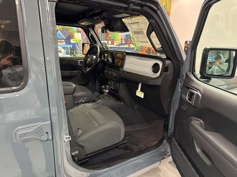 New 2026 Jeep Gladiator Sport AWD/4WD image 44