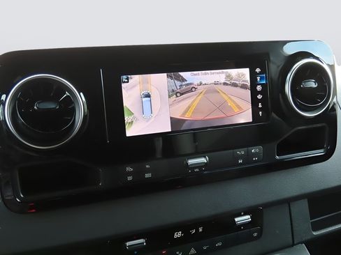 Used 2024 Mercedes-Benz Sprinter 2500 image 28
