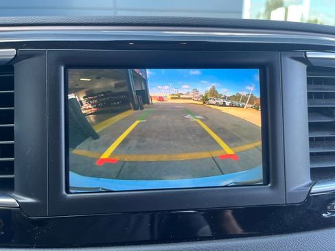 Used 2024 Chrysler Voyager LX image 21