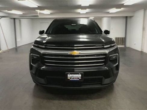 New 2025 Chevrolet Traverse LT w/ Sun and Wheel Package image 3