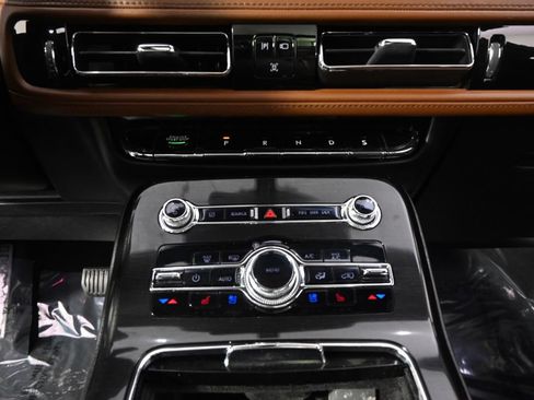 Used 2022 Lincoln Nautilus Reserve w/ Equipment Group 201A AWD/4WD image 31