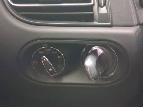 Certified 2025 Porsche Macan GTS image 16