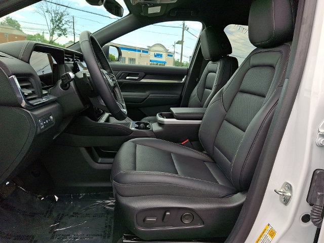 Used 2026 GMC Terrain Elevation w/ Elevation Premium Package FWD image 14