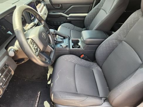 Certified 2025 Toyota Tacoma SR5 AWD/4WD image 14