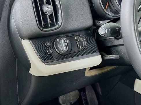 Used 2018 MINI Cooper Countryman SE w/ Premium Package image 10