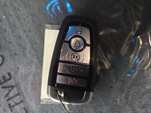 Used 2024 Ford Expedition Platinum AWD/4WD image 40