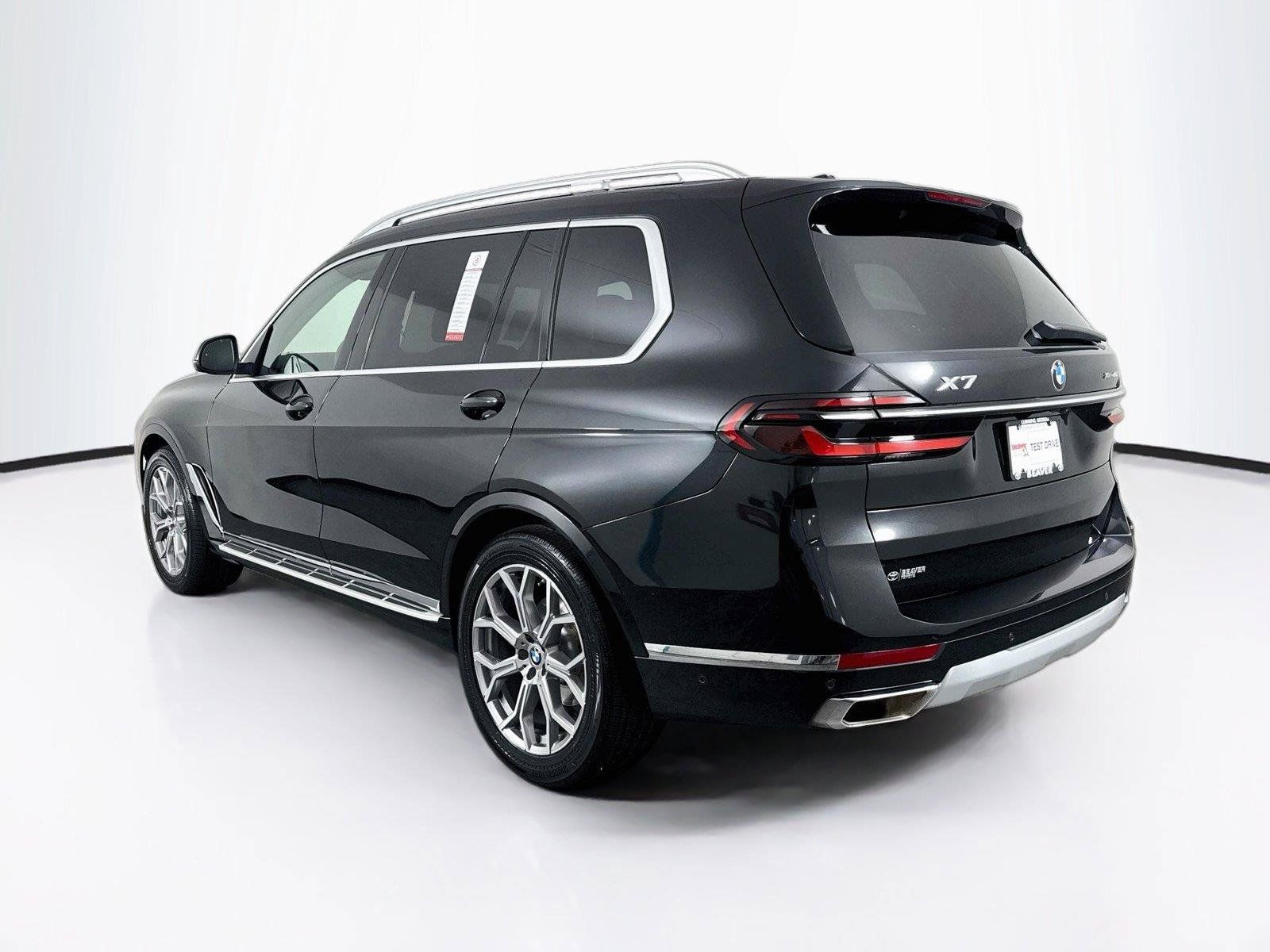 Used 2023 BMW X7 xDrive40i w/ Premium Package AWD/4WD image 13