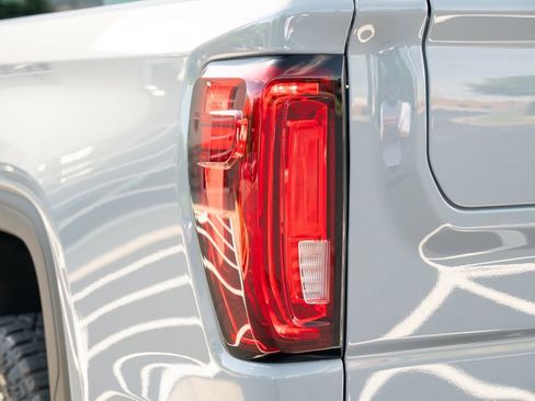 Used 2025 GMC Sierra 1500 AT4 w/ AT4 Premium Package AWD/4WD image 20