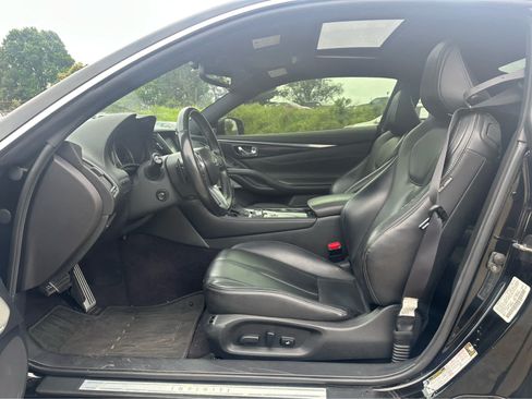 Used 2017 INFINITI Q60 Red Sport 400 AWD/4WD image 9