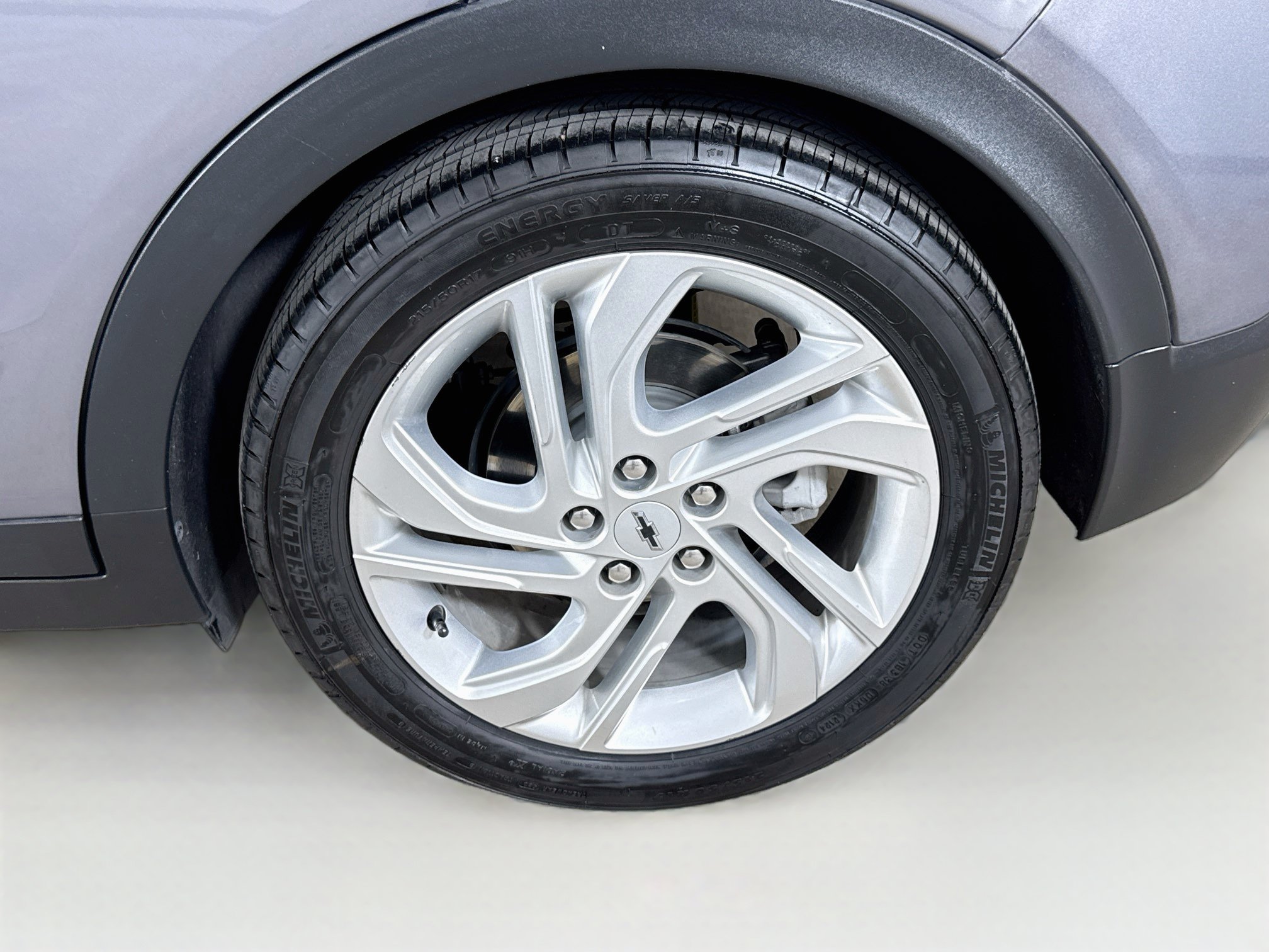 Used 2023 Chevrolet Bolt LT FWD image 31