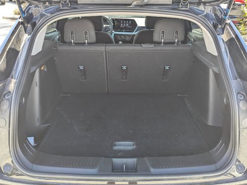 Used 2024 Chevrolet Trax LS w/ LS Convenience Package FWD image 17
