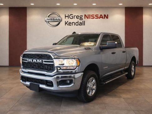 Used 2023 RAM 2500 Tradesman image 3