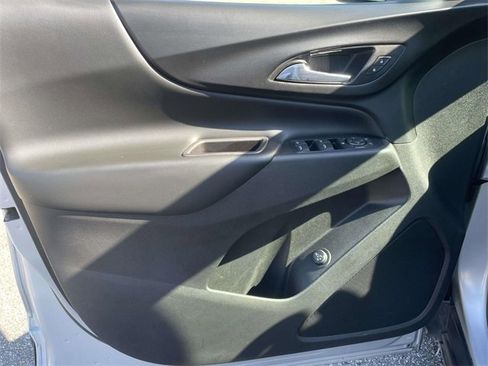 Used 2018 Chevrolet Equinox LT image 13