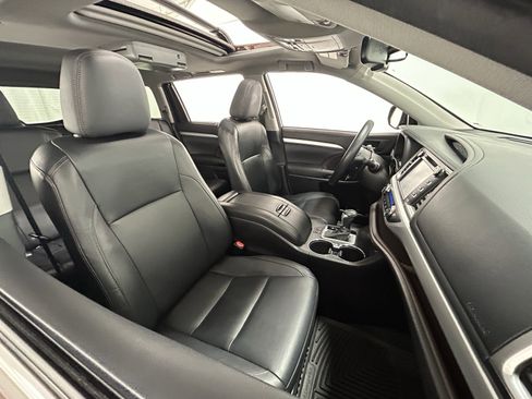 Used 2015 Toyota Highlander XLE image 43