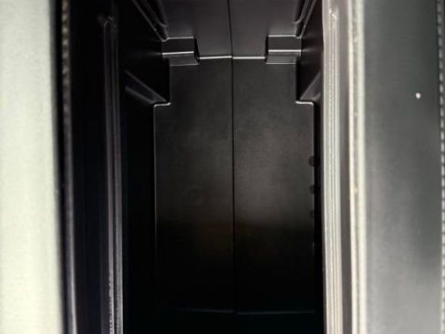 Used 2023 Toyota Highlander XLE image 30