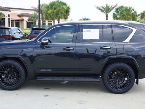Used 2024 Lexus LX 600 4WD w/ Interior Upgrade Package image 5