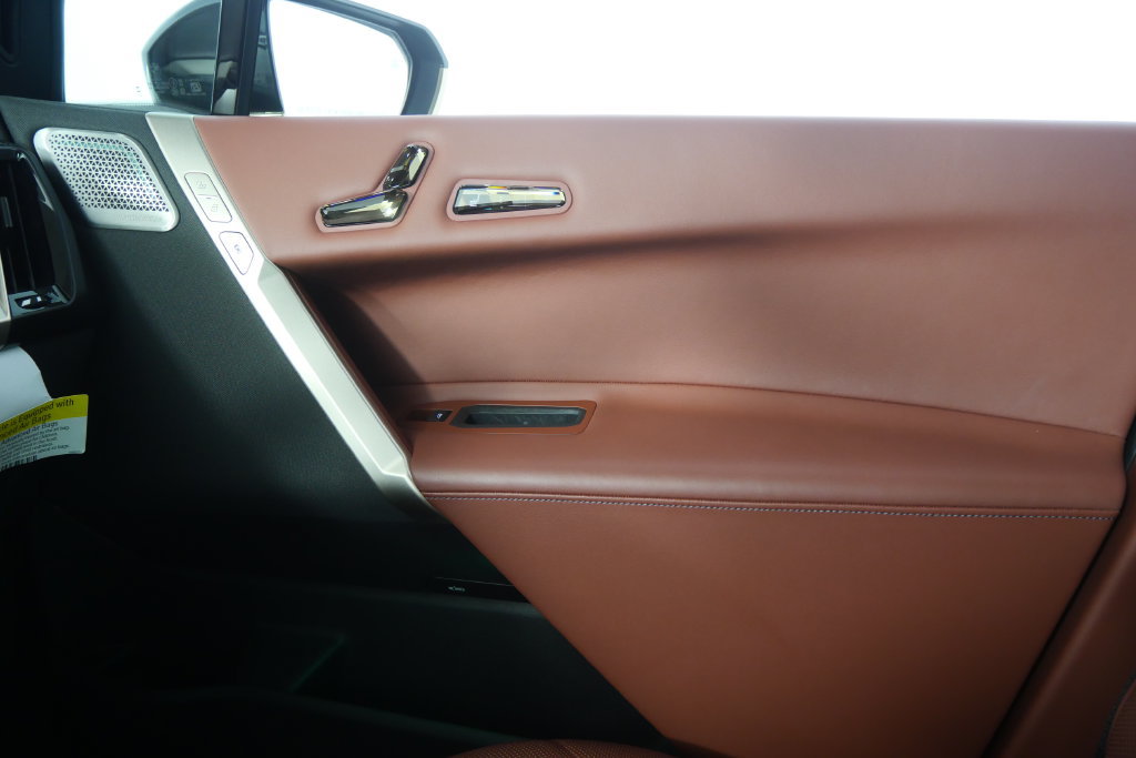 Used 2024 BMW iX M60 AWD/4WD image 29