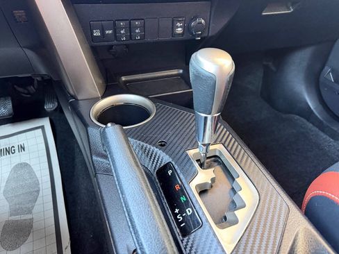 Used 2013 Toyota RAV4 Limited AWD/4WD image 28