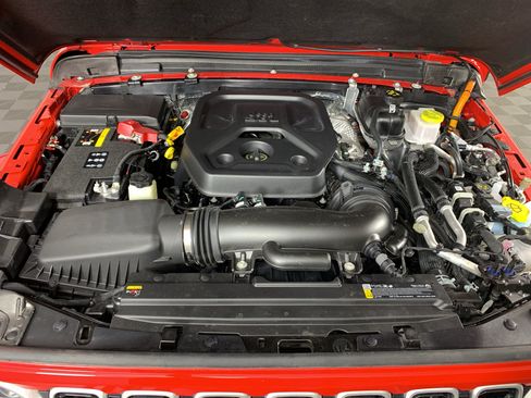 Used 2025 Jeep Wrangler Unlimited Sahara AWD/4WD image 11
