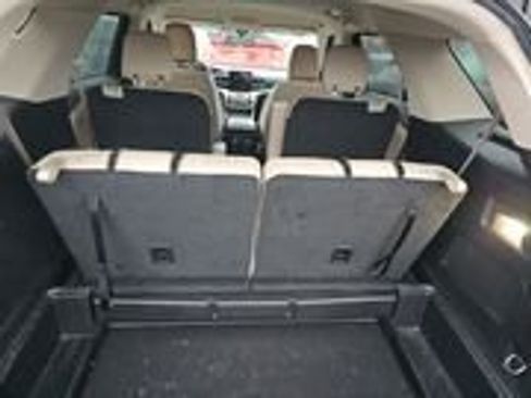 Used 2022 Ford Explorer XLT w/ Equipment Group 202A image 6