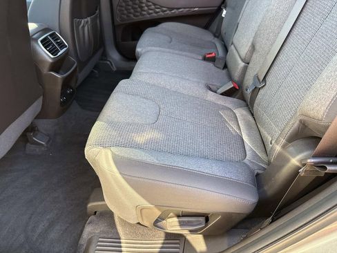 Used 2019 Hyundai Santa Fe SE image 16
