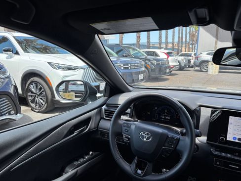 Used 2026 Toyota Camry SE FWD image 29